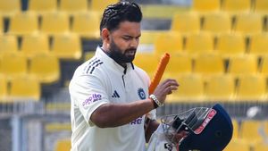 IND vs SA: 2வது இன்னிங்சிலும் ரிஷப் பண்ட் சொதப்பல்.. வெற்றியை நோக்கி தென்னாப்பிரிக்கா