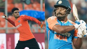 IND vs AUS: இந்த வீரரை வீட்டுக்கு அனுப்புங்க.. சஞ்சு சாம்சனை ஓபனிங் ஆட வைங்க.. பொங்கும் ரசிகர்கள்