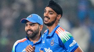 விராட் கோலி சதம் அடித்த பிறகு டிரஸிங் ரூம்மில் ரோகித் சர்மா என்ன சொன்னார்? ஆர்ஸ்தீப் சிங் விளக்கம்