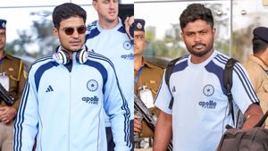 IND vs SA: பிளேயிங் 11-இல் சுப்மன் கில்லை நீக்குங்க.. சஞ்சு சாம்சன் வந்தால் குல்தீப் ஆட வாய்ப்பு