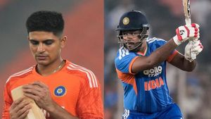 IND vs SA: ஒரே மேட்ச்சில் சுப்மன் கில் டி20 கேரியருக்கு ஆப்பு வைத்த சஞ்சு சாம்சன்.. என்ன செய்தார்?