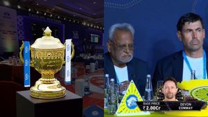 2026 ஐபிஎல் ஏலத்தில் விலை போகாத வீரர்களின் முழுப் பட்டியல்.. ஜாம்பவான்கள் முதல் உள்ளூர் வீரர்கள் வரை