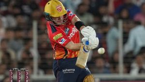 IPL 2026: நம்ப வைத்து கடைசி நிமிடத்தில் காலை வாரிய ஆஸி. வீரர்.. பஞ்சாப் அணி உரிமையாளர் சாடல்