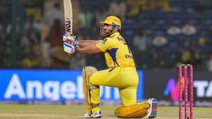 IPL 2026: சிஎஸ்கேவும், தோனியும் ஏமாற்றத்தில் இருப்பார்கள்.. முன்னாள் வீரர் கைஃப் கருத்து
