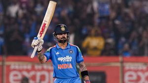 IND vs SA: தொடர் நாயகன் விருது வென்ற விராட் கோலி.. கம்பீர் மீது மறைமுக தாக்கு.. விமர்சனத்துக்கு பதிலடி பேச்சு