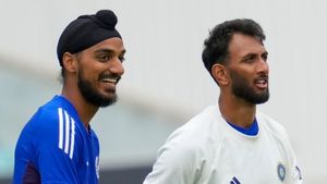 IND vs NZ: ரன்களை வாரி வழங்கும் வள்ளலுக்கு டீம்ல எதுக்கு இடம்? அர்ஷ்தீப்பிற்காக நியாயம் கேட்ட கைஃப்