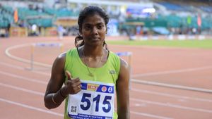 தமிழக தடகள வீராங்கனை தனலட்சுமி சேகருக்கு 8 ஆண்டுகள் தடை விதிப்பு.. ஊக்க மருந்து சோதனையில் தோல்வி