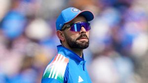 IND vs NZ: வரலாறு படைத்த விராட் கோலி.. முன்னாள் கேப்டன் கங்குலியின் மாபெரும் ODI சாதனை முறியடிப்பு