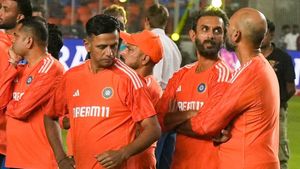 இலங்கை அணியின் பேட்டிங் கோச் ஆனார் முன்னாள் இந்திய பயிற்சியாளர் விக்ரம் ரத்தோர்