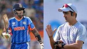 IND vs USA: பாதி மேட்ச்சில் கிரவுண்டுக்குள் வந்த கம்பீர்.. மாறிய ஆட்டம்.. கியரை மாற்றிய சூர்யகுமார்