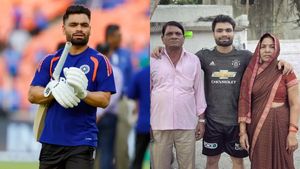 தந்தைக்கு இறுதிச்சடங்கு முடிந்த உடனே மீண்டும் அணிக்கு திரும்பும் ரிங்கு சிங்.. ரசிகர்கள் நெகிழ்ச்சி