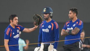 IND vs NED: குல்தீப் அதிரடி நீக்கம்? இந்திய அணியின் பிளேயிங் லெவனில் மாற்றம்.. சஞ்சய் பங்கர் கணிப்பு