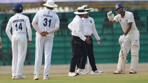 Ranji Trophy Final: தலையால் முட்டிய காஷ்மீர் கேப்டன்.. கொந்தளித்த கே எல் ராகுல்.. என்ன நடந்தது?
