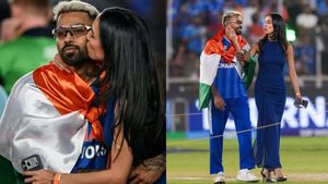 IND vs NZ: 1 லட்சம் ரசிகர்கள் முன் ஹர்திக் பாண்டியாவுக்கு முத்தம் தந்த காதலி..  என் அதிர்ஷ்டம் நீ!