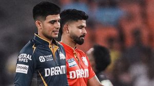 IPL 2026: ஸ்ரேயாஸ் ஐயரின் 'சேஸிங்' பிளான்.. பஞ்சாப் - குஜராத் போட்டி டாஸில் நடந்தது என்ன?