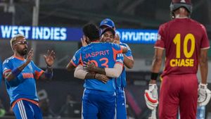 IND vs WI: சிக்சர் அடிப்பதில் ஹெட்மயர் புதிய சாதனை.. இந்திய அணிக்கு இமாலய இலக்கு நிர்ணயித்த வெஸ்ட் இண்டீஸ்