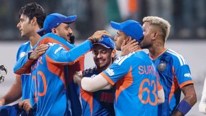 T20 WC: பைனலில் இந்திய அணியில் இந்த 2 வீரர்களை கொண்டு வரனும்.. தோனி போல் முடிவு எடுப்பாரா கம்பீர்?