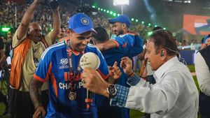 IND vs NZ: 76 வயதில் நடனமாடிய கவாஸ்கர்.. டி20 உலககோப்பை வென்ற மகிழ்ச்சியில் துள்ளி குதித்தார்