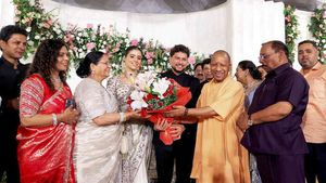 குல்தீப் யாதவ் திருமண வரவேற்பு.. முதல்வர் யோகி ஆதித்யநாத், கம்பீர், ஜடேஜா நேரில் வாழ்த்து