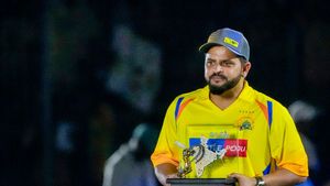 CSK: முதலில் Trial பால் போடுங்க.. அப்புறம் கெத்து காட்டிய ரெய்னா.. சிக்சர்களை பறக்கவிட்ட ஹைடன்