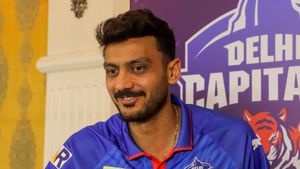 IPL 2026: இந்த விதி எனக்கு சுத்தமாக பிடிக்கவில்லை.. மாற்றினால் நல்லது..டெல்லி கேப்டன் அக்சர் பட்டேல்