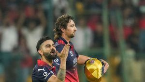 IPL 2026:டி20 கிரிக்கெட் வரலாற்றில் விராட் கோலி மாபெரும் சாதனை..சோயிப் மாலிக் ரெக்கார்ட் முறியடிப்பு