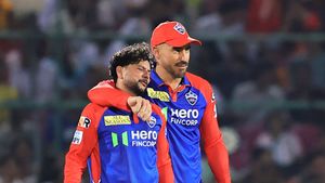 IPL 2026: இந்த அணியில் மட்டும் 2 ரஸில் இருக்கிறார்கள்.. மற்ற அணிக்கு எச்சரிக்கை கொடுத்த டுபிளசிஸ்