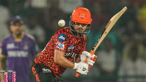 IPL 2026- சன்ரைசர்ஸ் அணியின்  தற்காலிக கேப்டனாக இசான் கிஷன் நியமனம்.. அபிஷேக்கிற்கும் பொறுப்பு