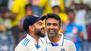 டிஜெட்டல் ஏஜென்சி மூலம் ரசிகர்களிடையே மோதல்.. இந்திய அணியில் பிளவுக்கு காரணம் இதான்..அஸ்வின் புகார்