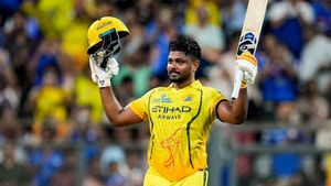 IPL 2026: சஞ்சு சாம்சன் மகத்தான சாதனை.. மும்பை இந்தியன்ஸ் எதிராக முதல் சம்பவம் செய்த சிஎஸ்கே வீரர்