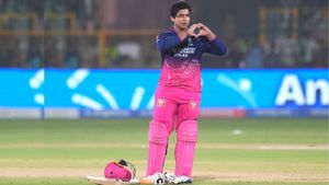 Vaibhav Suryavanshi: 12 சிக்சர்கள்.. 36 பந்தில் சதம்.. ஹைதராபாத் பவுலர்களை அலறவிட்ட வைபவ் சூர்யவன்ஷி
