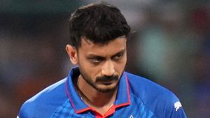 IPL 2026: “அதை தாங்கும் மனநிலை எங்களுக்கு இல்லை.. எல்லாம் முடிஞ்சு போச்சு”.. அக்சர் வேதனை