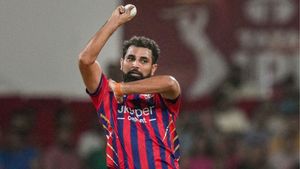 IPL 2026: 35 வயதில் சரித்திரம் படைத்த முகமது ஷமி.. ஐபிஎல் வரலாற்றில் முதல் பந்தில் மெகா சாதனை