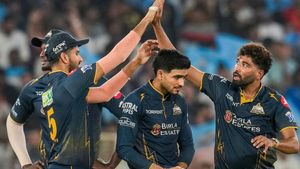 IPL 2026: முதல் ஓவரிலேயே பஞ்சாப் அணியை காலி செய்த சிராஜ்... குஜராத் டைட்டன்ஸ் வரலாற்றில் புதிய சாதனை