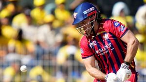 IPL 2026: தனித்துவமான பேட்டர்ஸ் பட்டியலில் இணைந்த லக்னோ வீரர் மிட்செல் மார்ஷ்.. அண்ணனை போல் தம்பி