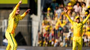 IPL 2026: என்ன மாதிரி ரன் அவுட்.. பவுண்டரி லைனில் இருந்து சிஎஸ்கே வீரர் பிரவீஸ் செய்த சம்பவம்