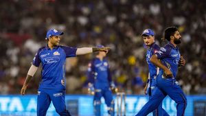 KKR vs MI: மீண்டும் சொதப்பிய சூர்யகுமார் யாதவ்.. பந்துவீச்சில் மிரட்டிய சௌரப் துபே!