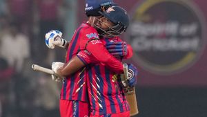IPL 2026: சிஎஸ்கே-வை கொத்து பரோட்டா போட்ட லக்னோ.. பவுலர்களை தூக்கி எறிந்த பைசன் மிட்செல் மார்ஷ்