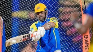 MS Dhoni: சிஎஸ்கே அணியுடன் கருத்து வேறுபாடு.. தோனி அணியை விட்டு விலக முடிவு என தகவல்