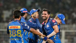 IPL 2026- பேப்பர் கொண்டாட்டத்தை பகடி செய்த தீபக் சாஹர்.. விக்கெட் எடுத்த உடன் செய்த லூட்டி