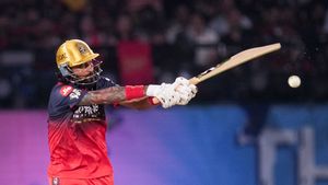 IPL 2026: தம்பி மாதிரி கிடையாது.. அண்ணன் குர்னல் பாண்டியா அபார சாதனை.. குவாலிபையரில் அதிரடி