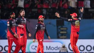 IPL 2026: முதல் குவாலிபையருக்கு பிறகு ஆரஞ்ச் தொப்பி, பர்பிள் தொப்பியில் முதலிடம் யார்?