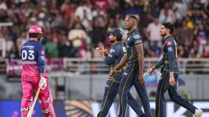 IPL 2026: சிறந்த 11 பேர் கொண்ட அணியை தேர்வு செய்த முரளி கார்த்திக்.. முக்கிய வீரருக்கு இடமில்லை