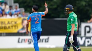 IND vs IRE: இந்திய பவுலர்கள் மிரட்டல்: ஆரம்ப ஓவர்களிலேயே அயர்லாந்தை நிலைகுலைய வைத்த ரானா,அர்ஷ்தீப்!