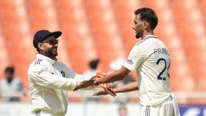 IND vs AFG: இந்திய மண்ணில் முதல் விக்கெட்.. பிரசித் கிருஷ்ணா அபாரம்.. தடுமாறும் ஆப்கானிஸ்தான்