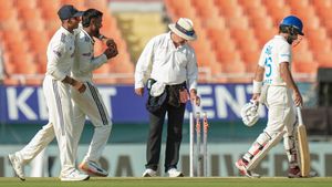 IND vs AFG: ஆப்கானிஸ்தான் வீரர்கள் செய்த தவறு.. நடுவர்கள் கையில் டேபிளட்.. ஆகாஷ் சோப்ரா கருத்து