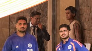 IND vs AFG: ரோகித் சர்மா ஒருநாள் தொடரில் எவ்வளவு ரன் அடிப்பார்.. தமிழக வீரர் வெளியிட்ட கணிப்பு