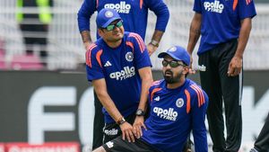 IND vs AFG: இந்திய அணி பேட்டிங் வரிசை மாற்றம்.. தேவையற்ற குழப்பம் என கம்பீரை சாடிய மனோஜ் திவாரி