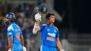 விராட் கோலி, தவானை பின்னுக்குத்தள்ளி அதிரடி சாதனை: ஆப்கானிஸ்தான் போட்டியில் மிரட்டிய யஷஸ்வி ஜெய்ஸ்வால்