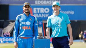 IND vs ENG: முதல் ஒருநாள் போட்டிக்கு முன் 45 விநாடிகள் கை தட்டப்பட்டது எதற்கு? காரணம் இது தான்
